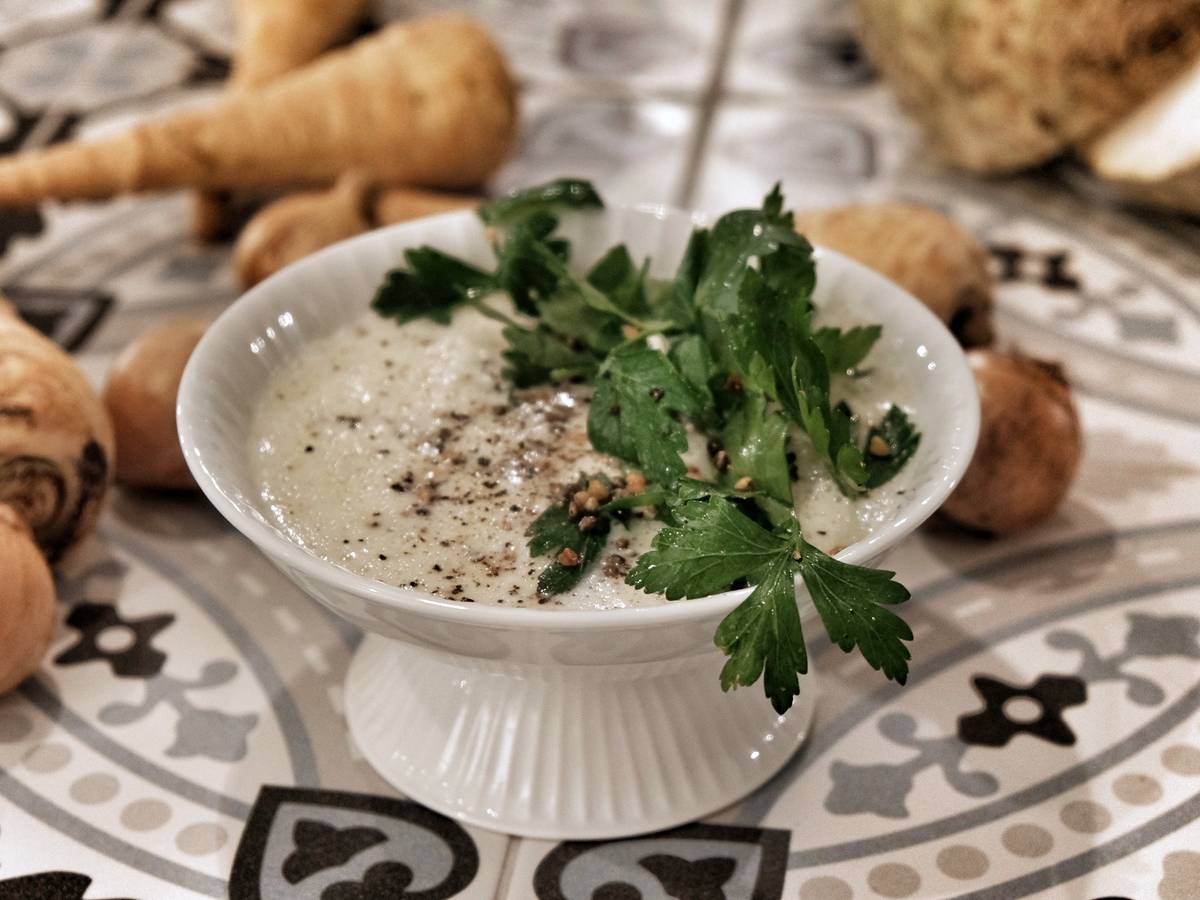 Pastinaken-Sellerie Cremesuppe | Feinkost &amp; Spezialitäten